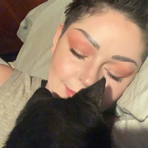 Meet your Posher, Catherine